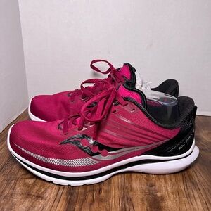 Saucony Cherry Kinvara 12 Running Shoes Women's Size 8.5W (no insoles)
